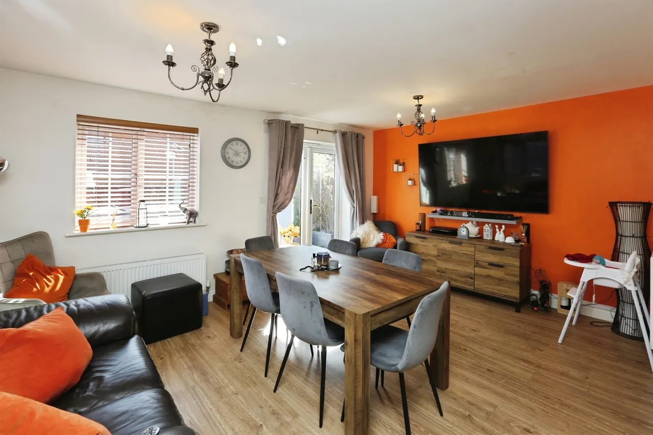 Watson Court, Hedge End, Southampton, photo 4