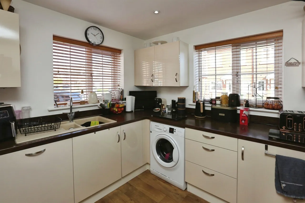 Watson Court, Hedge End, Southampton, photo 9