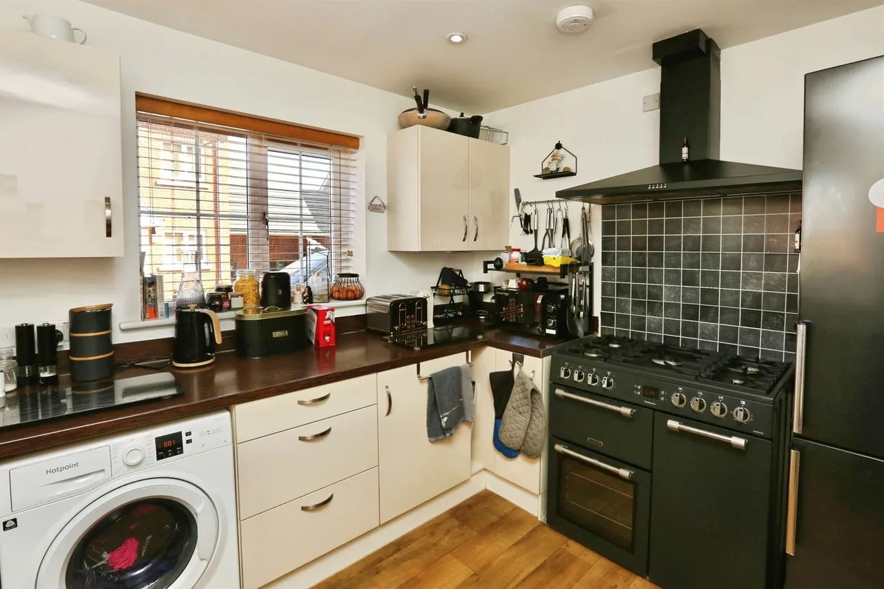 Watson Court, Hedge End, Southampton, photo 10