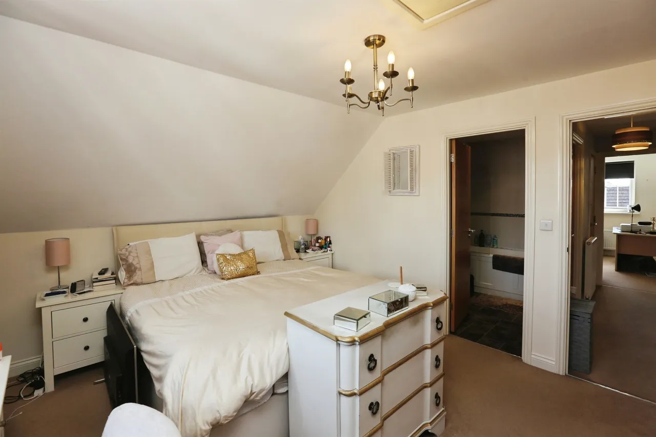 Watson Court, Hedge End, Southampton, photo 12