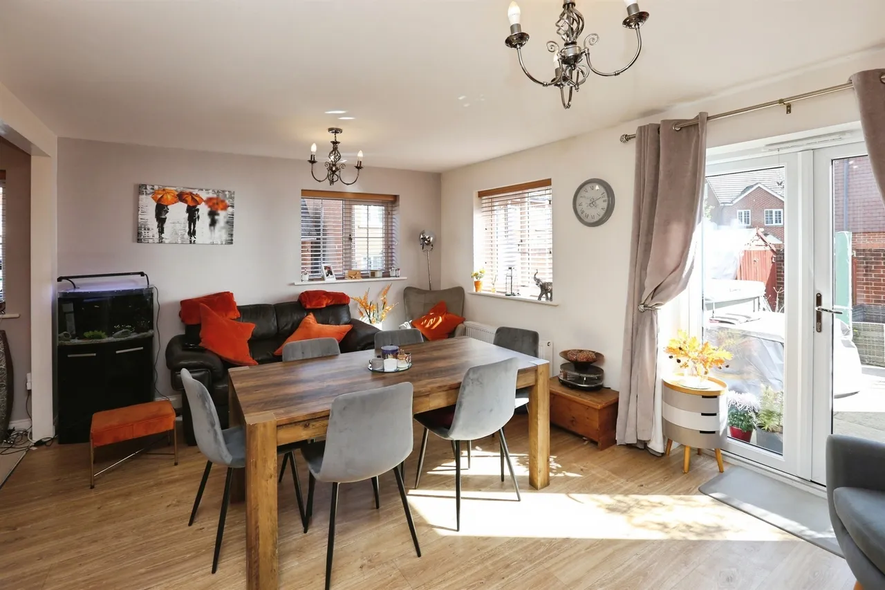 Watson Court, Hedge End, Southampton, photo 7