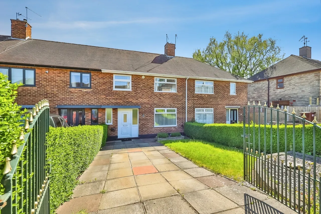 3 bed house for sale — Southchurch Drive, Nottingham, Nottinghamshire, NG11