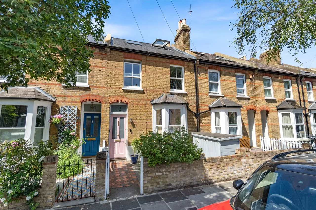3 bed house for sale — Elleray Road, Teddington, TW11 0HG