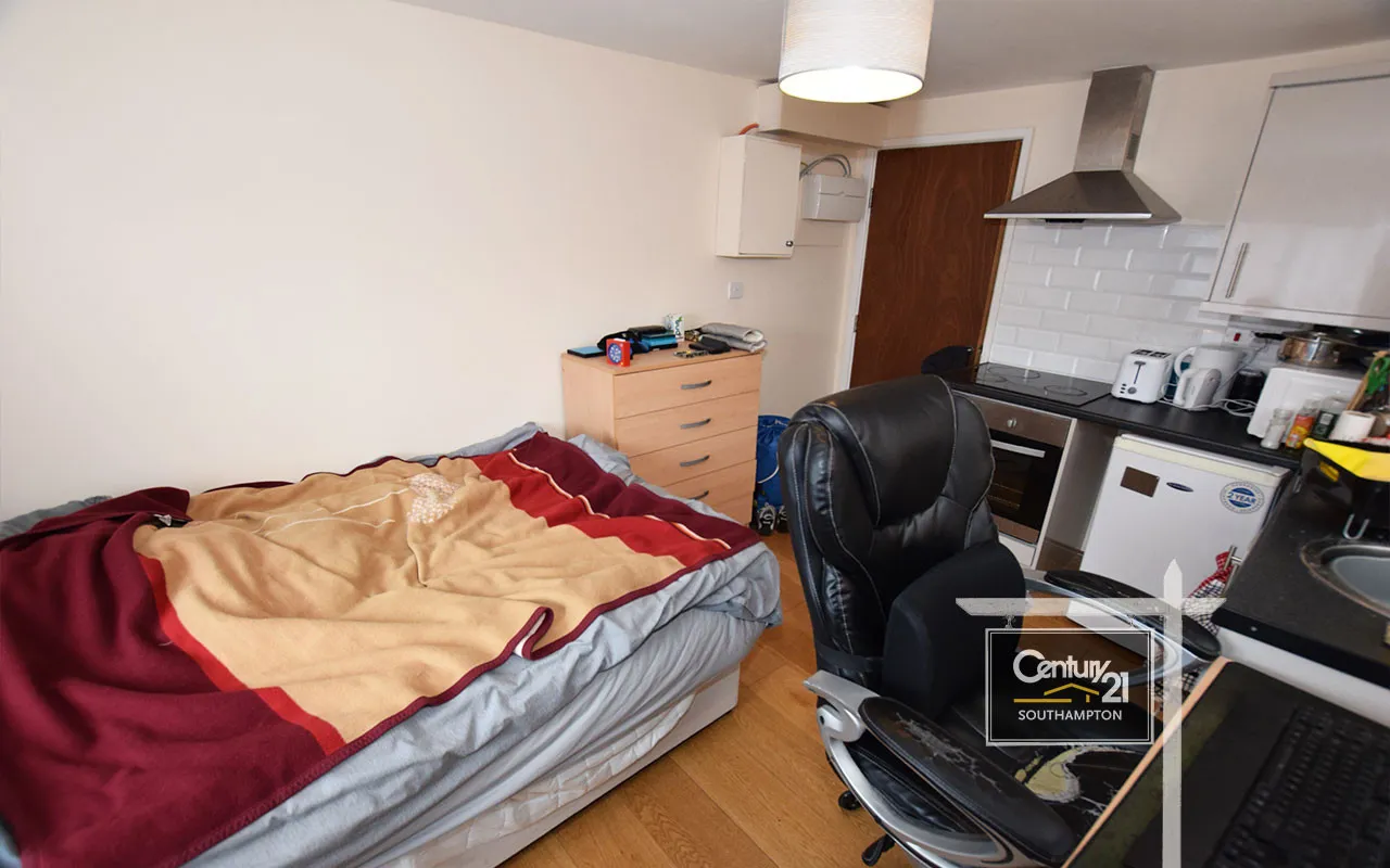 Portswood Road, Southampton, SO17, photo 3