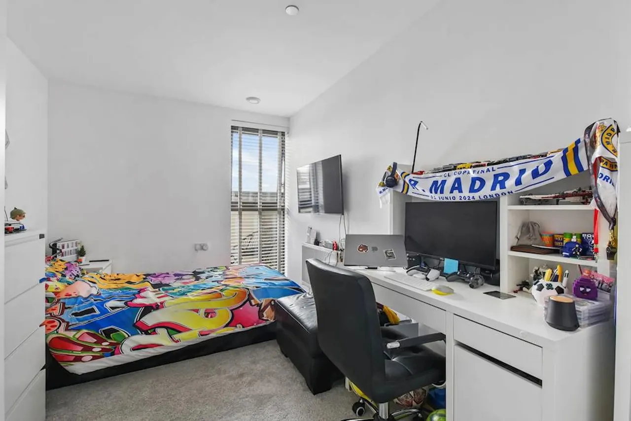 High Road, Wembley, Greater London, HA9 6BF, photo 7