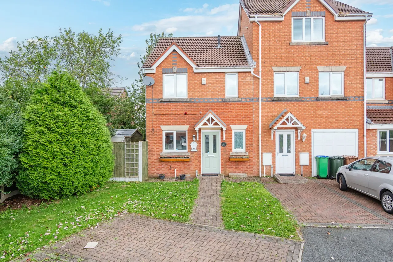 3 bed house for sale — Braithwaite Road, Middleton, M24