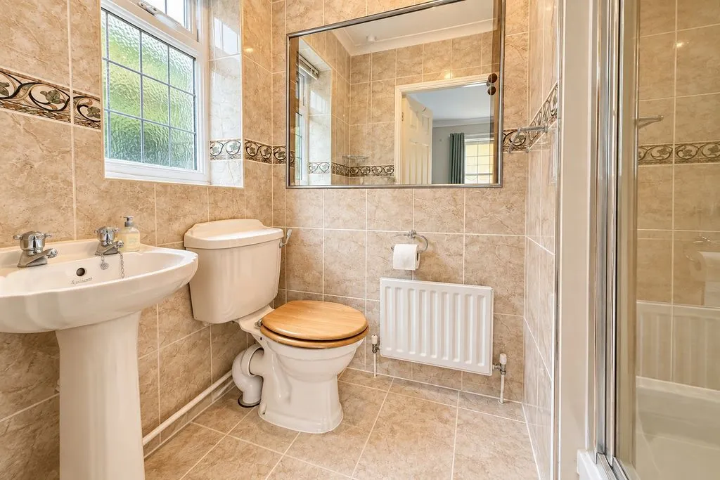 Covill Close, Great Gonerby, NG31, photo 9