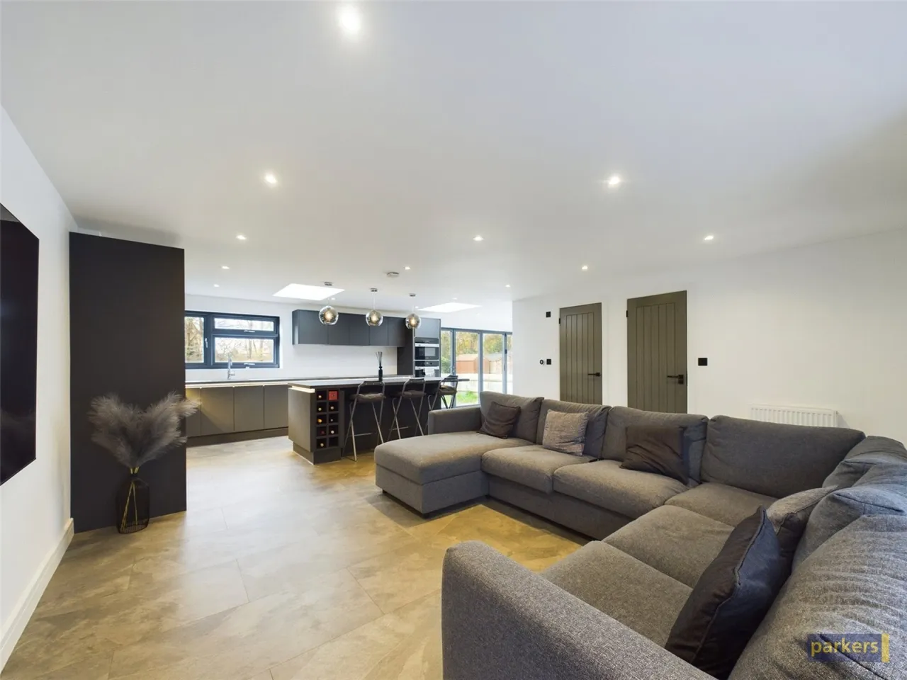 Rosedale Crescent, Earley, RG6, photo 2