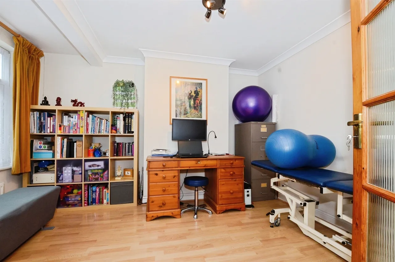 Kenton Lane, Harrow, photo 6