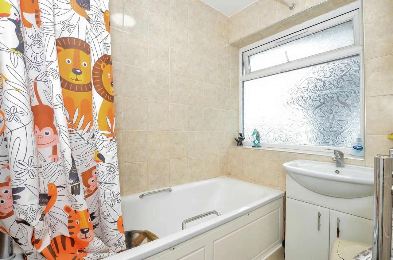 Kenton Lane, Harrow, photo 5