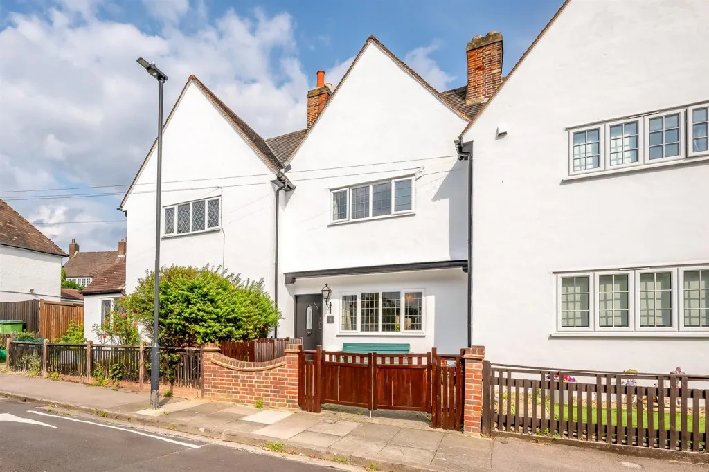 3 bed house for sale, Martin Bowes Road, SE9