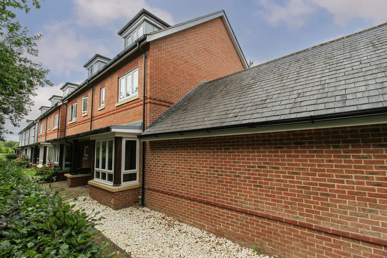 3 bed house for sale — Blackthorns, Fleet, GU51 5AD