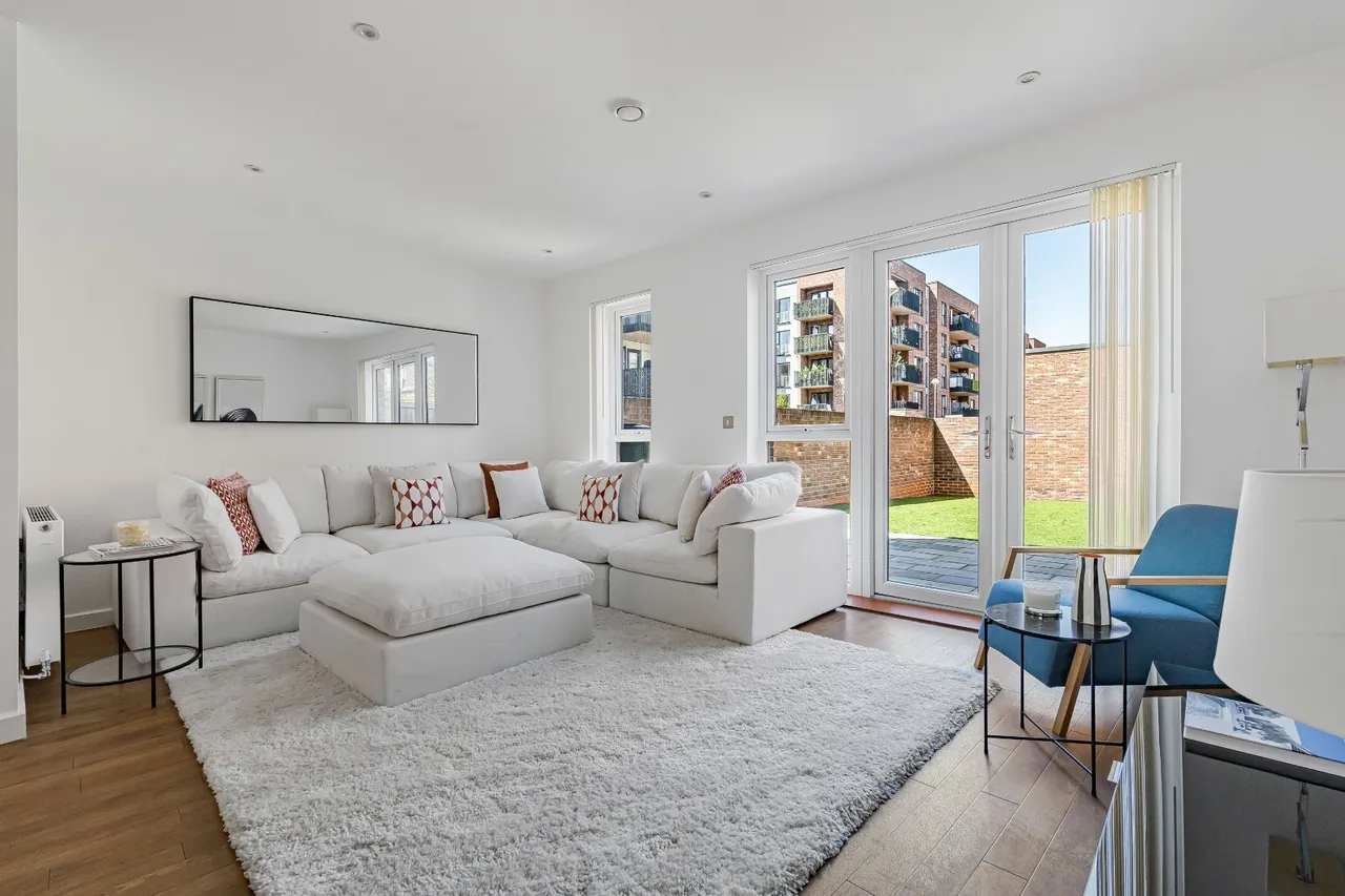 Reynard's Way, Brentford, TW8, photo 6