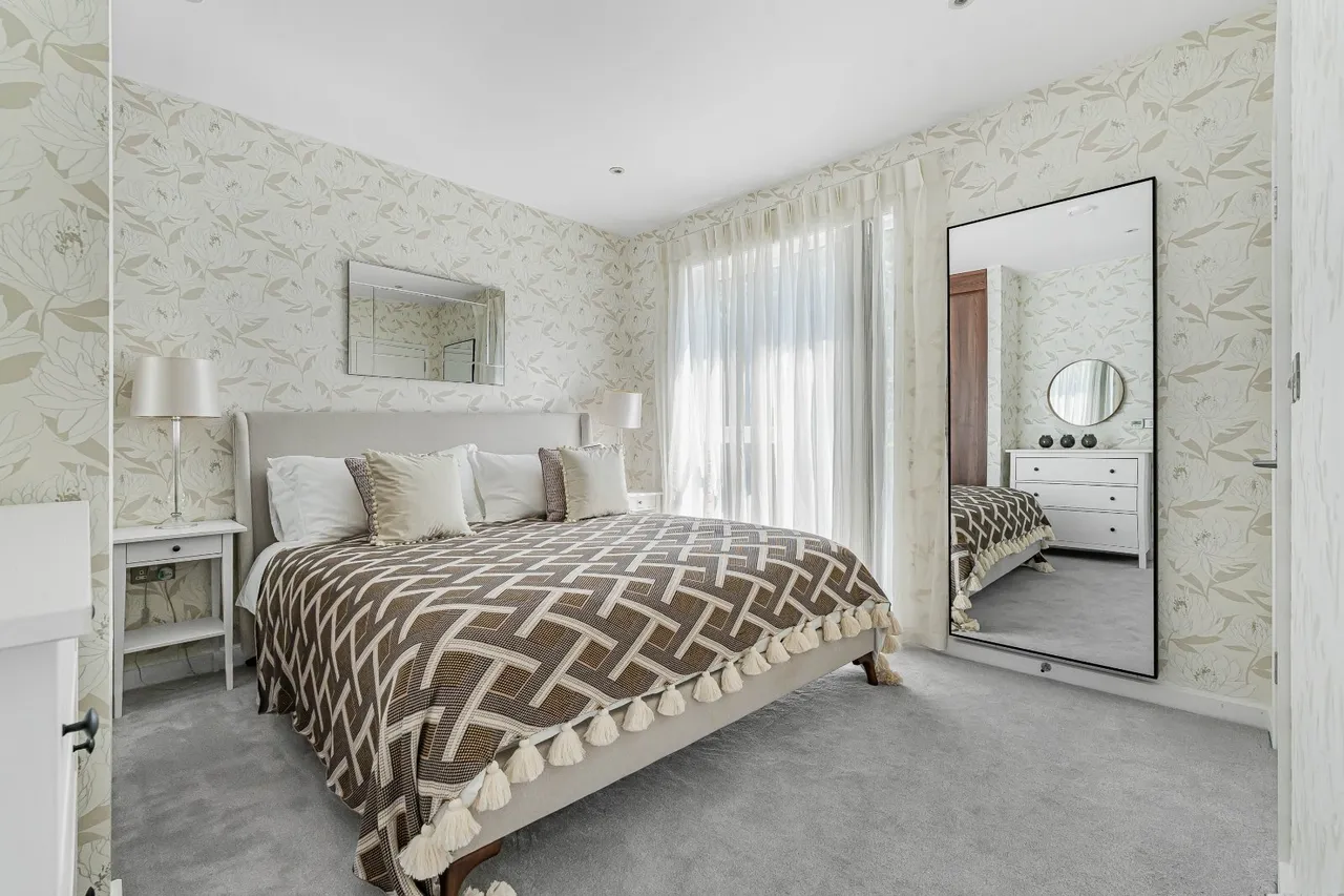 Reynard's Way, Brentford, TW8, photo 11