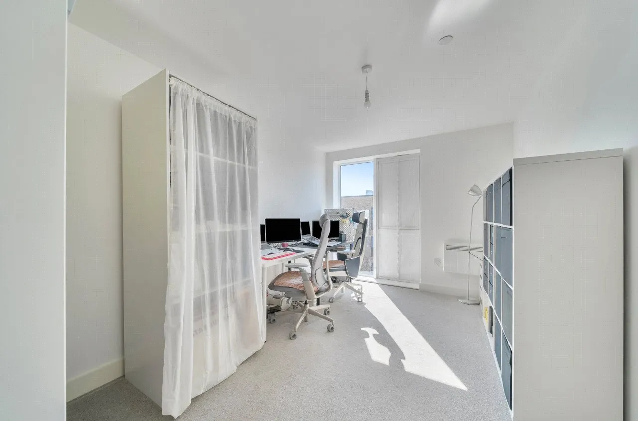 Hewitts Way, Walton On Thames, KT12, photo 11