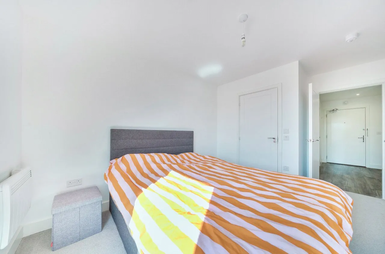 Hewitts Way, Walton On Thames, KT12, photo 12