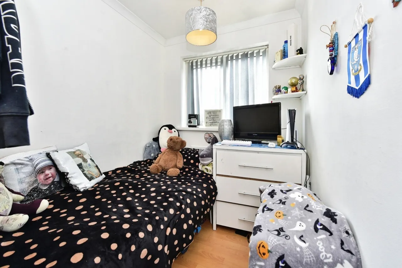 Farnley Avenue, Sheffield, South Yorkshire, S6, photo 10