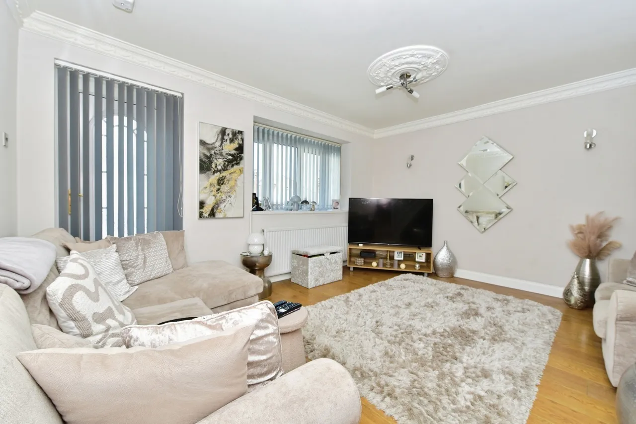 Farnley Avenue, Sheffield, South Yorkshire, S6, photo 2