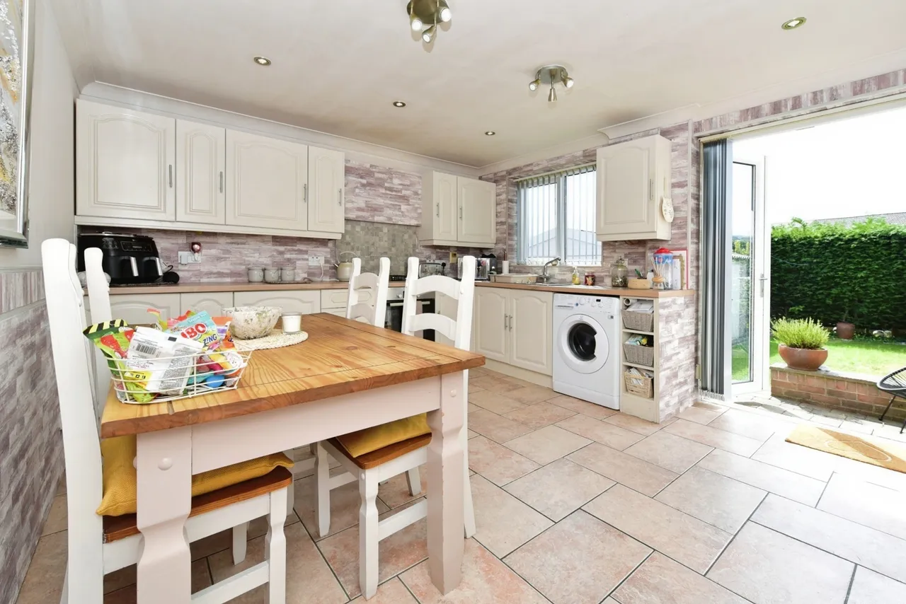 Farnley Avenue, Sheffield, South Yorkshire, S6, photo 7