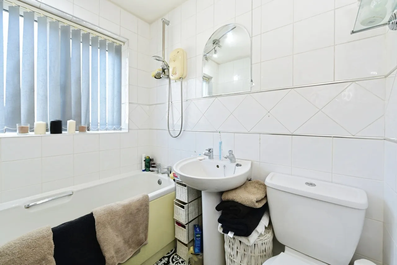 Farnley Avenue, Sheffield, South Yorkshire, S6, photo 12