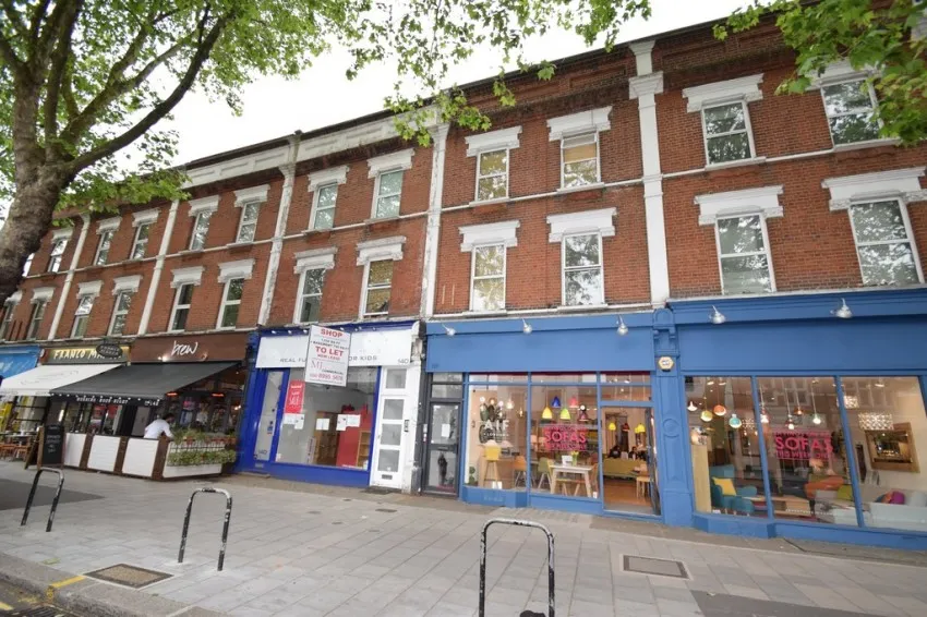 Chiswick High Road, London, photo 3