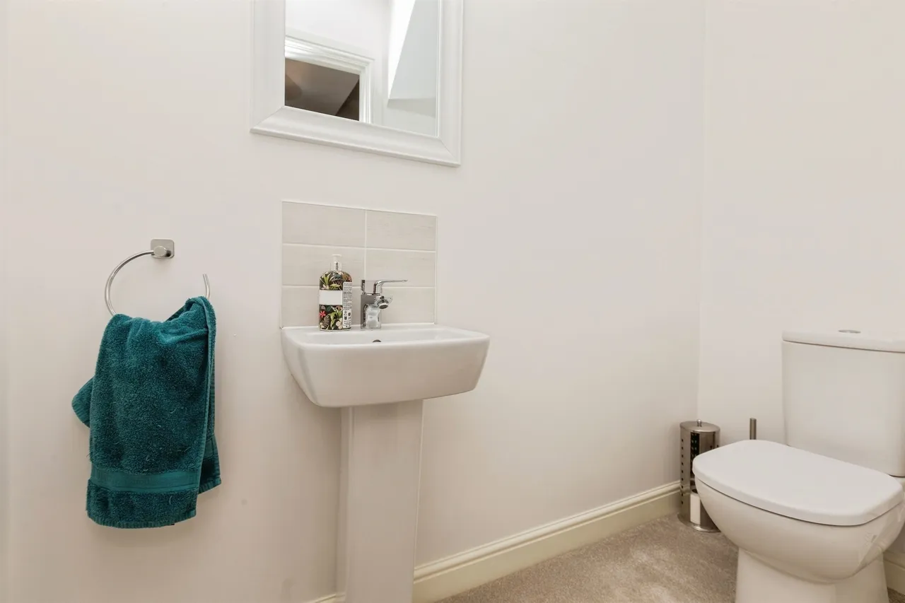 Elmwood Close, Oakley, Aylesbury, photo 7