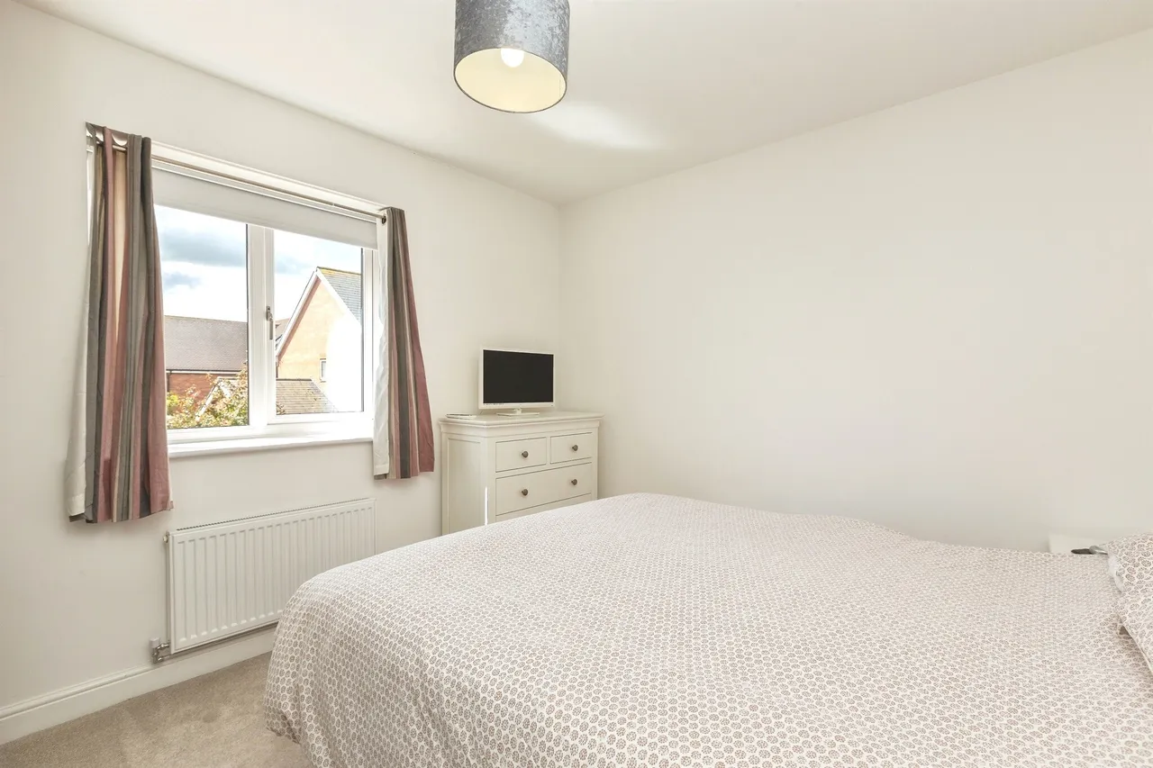 Elmwood Close, Oakley, Aylesbury, photo 9