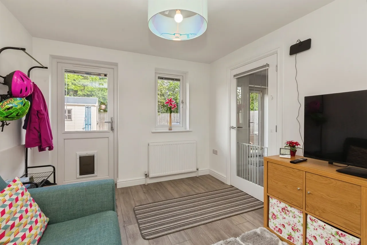 Elmwood Close, Oakley, Aylesbury, photo 8