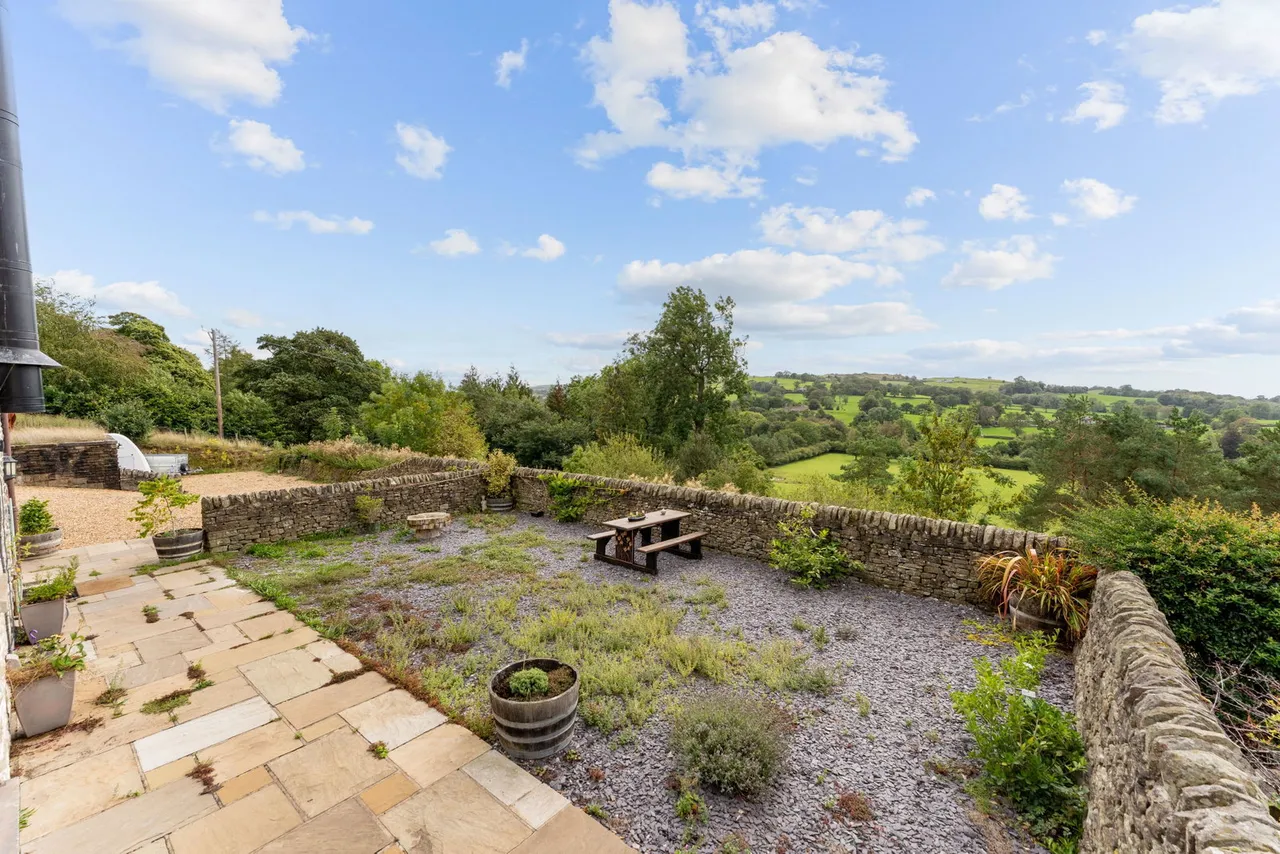 Ridge Hill, Sutton, photo 31