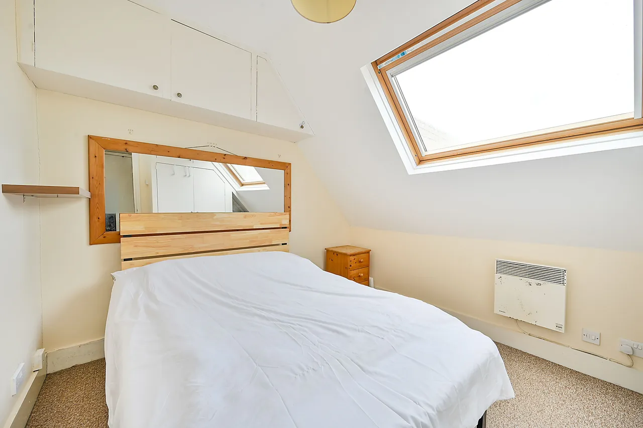 Top Floor Flat, 6 Staines Road, photo 4
