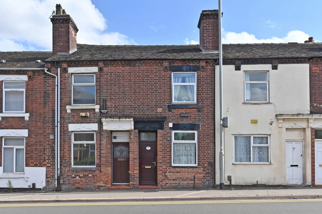 3 bed house for sale — Shelton Old Road, Stoke, Stoke On Trent