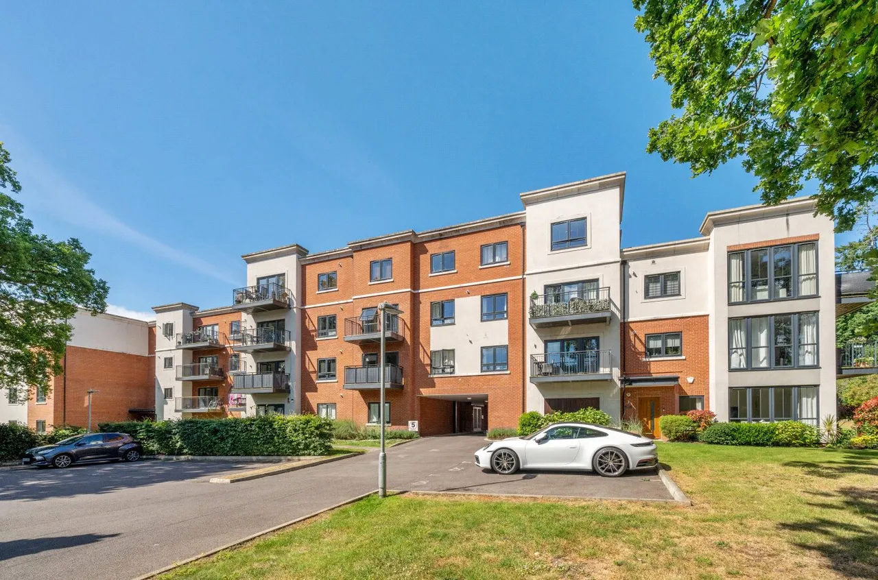 London Road, Binfield, Bracknell, Berkshire, RG42 4FH, photo 2