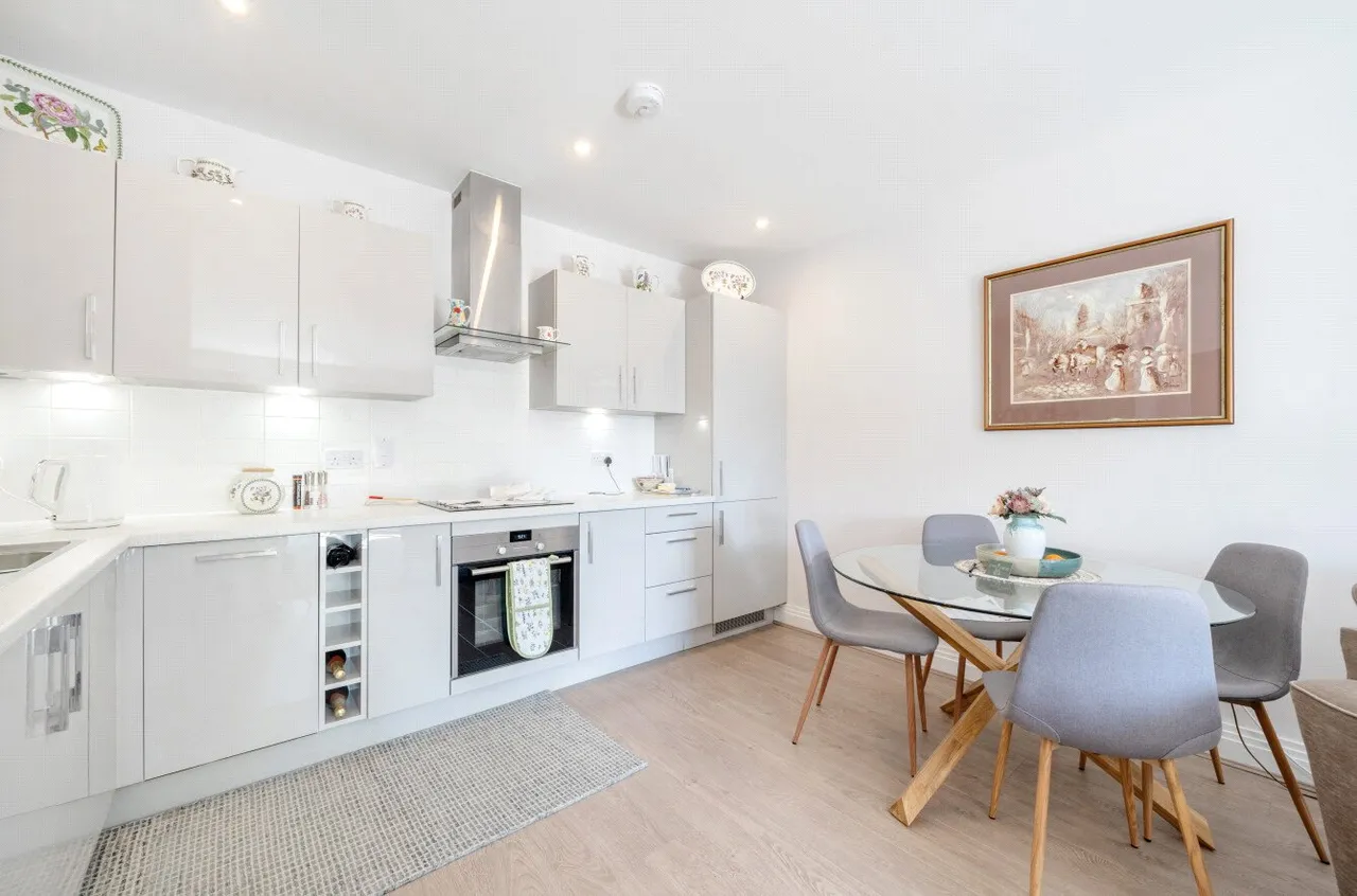 London Road, Binfield, Bracknell, Berkshire, RG42 4FH, photo 3