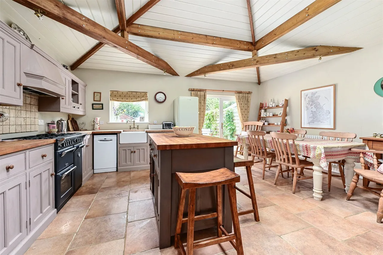 Fellows Road, Farnborough, Hampshire, GU14 6NX, photo 2