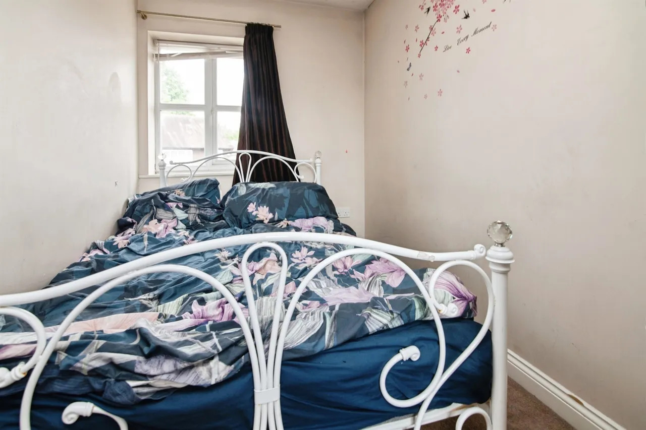 York Crescent, West Bromwich, B70, photo 17