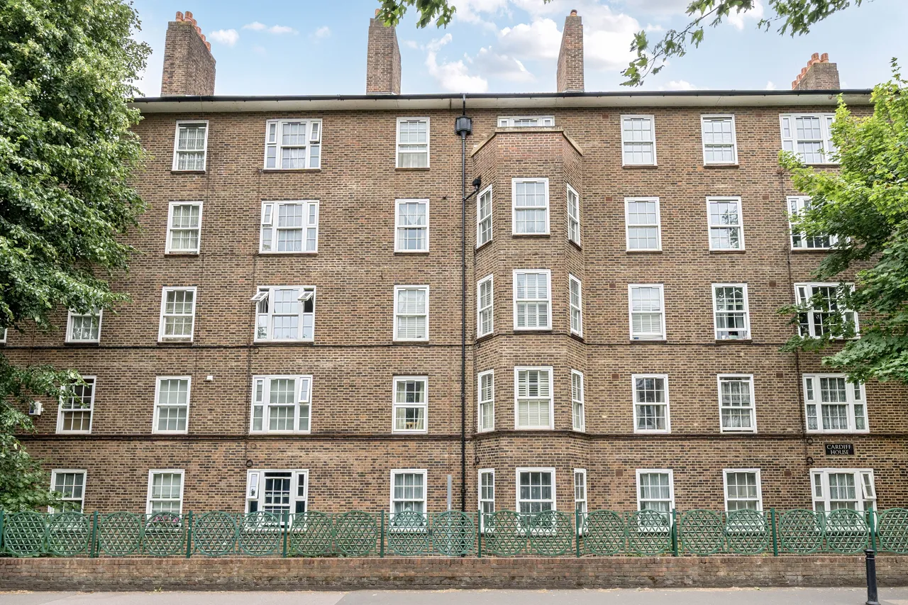 48 Cardiff House, Peckham Park Road, London, photo 2