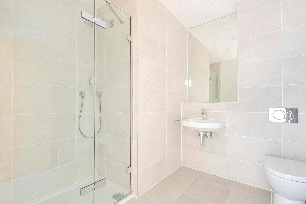 Vickers Close, Longcross, KT16, photo 9
