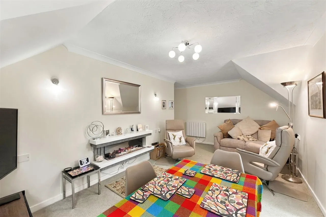Ashley Road, Altrincham, WA14, photo 4