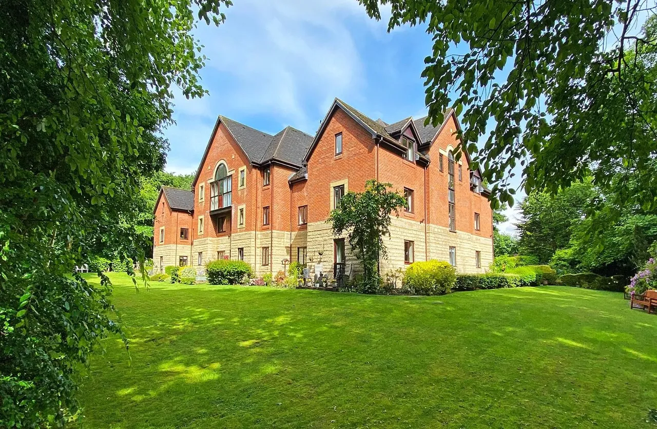 2 bed flat for sale, Ashley Road, Altrincham, WA14
