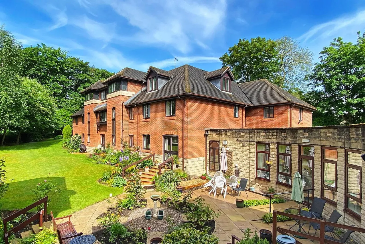 Ashley Road, Altrincham, WA14, photo 24