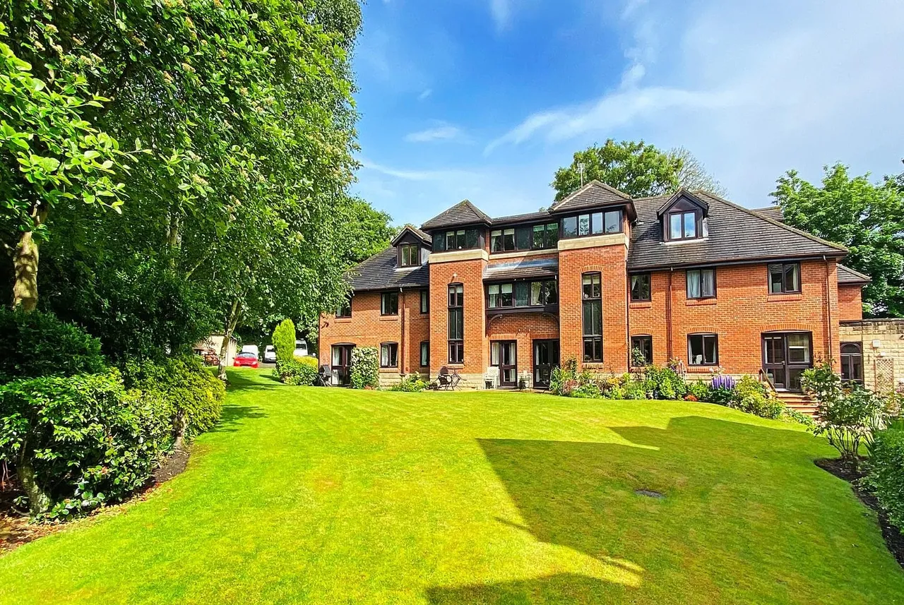 Ashley Road, Altrincham, WA14, photo 22