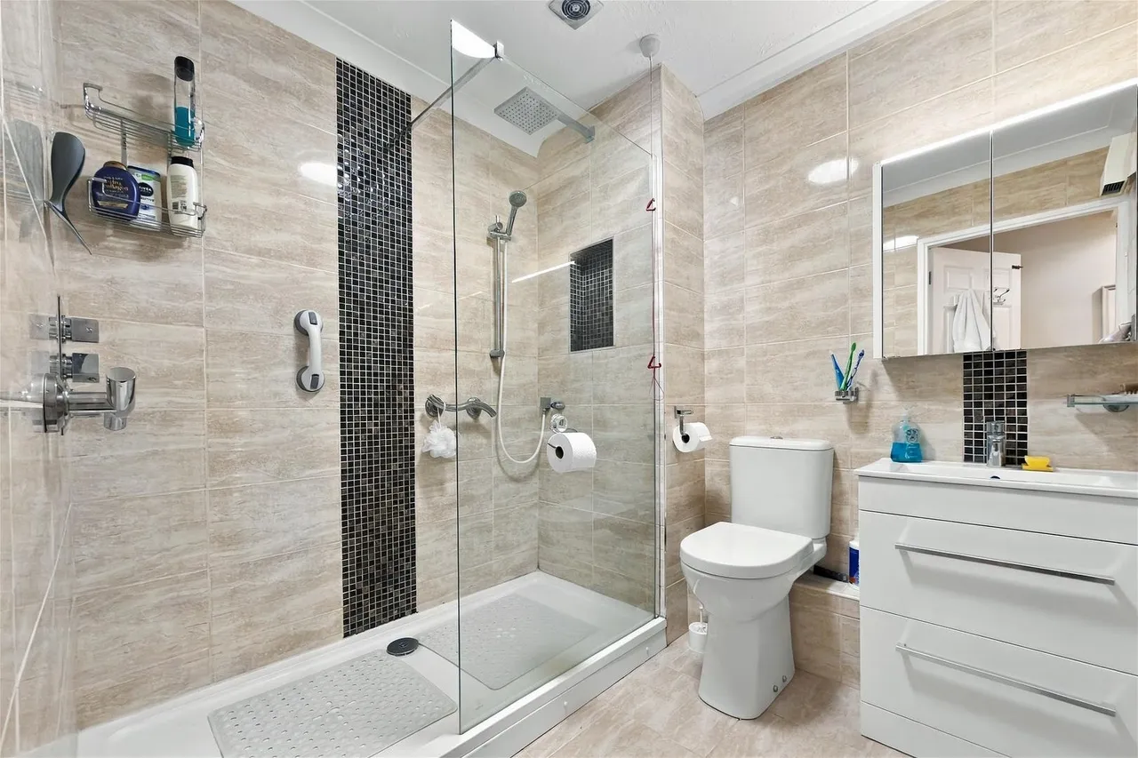 Ashley Road, Altrincham, WA14, photo 12