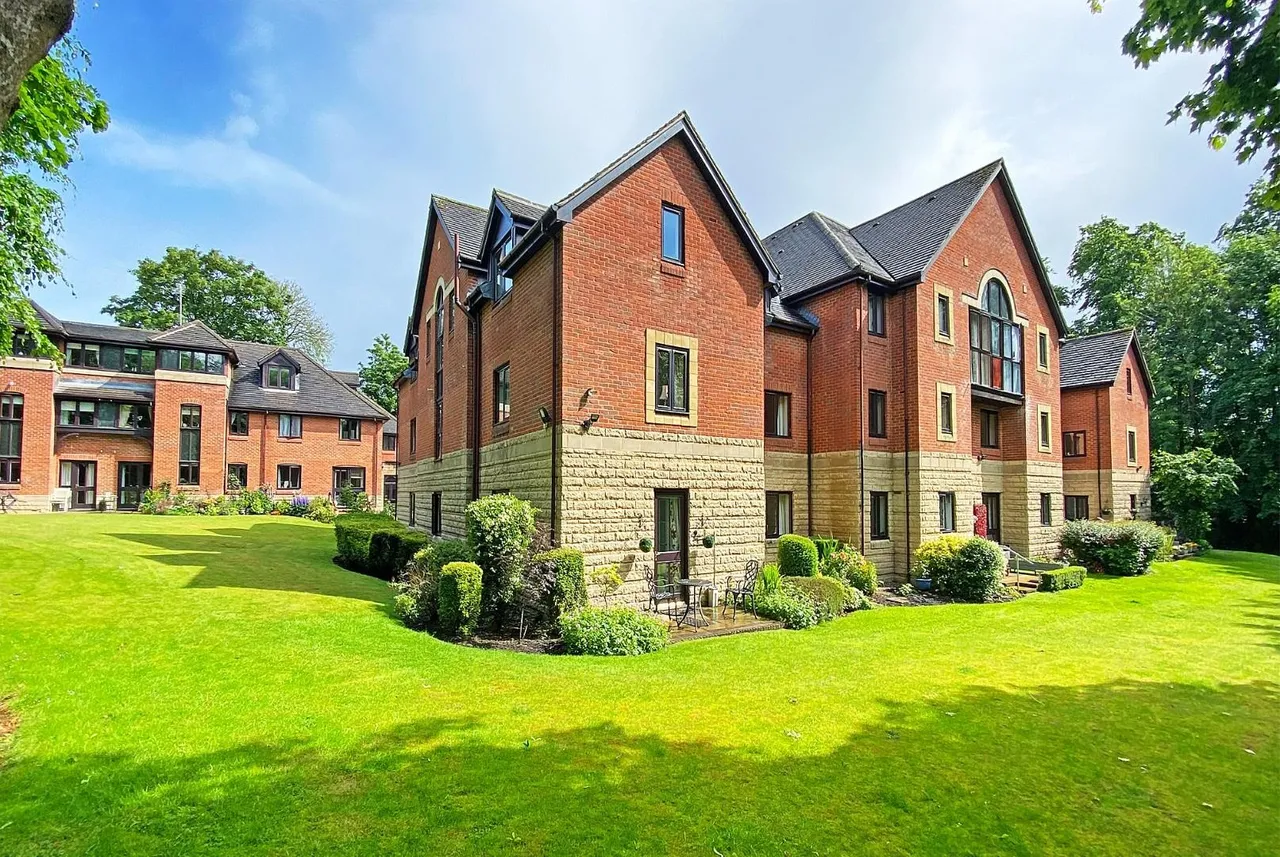 Ashley Road, Altrincham, WA14, photo 25