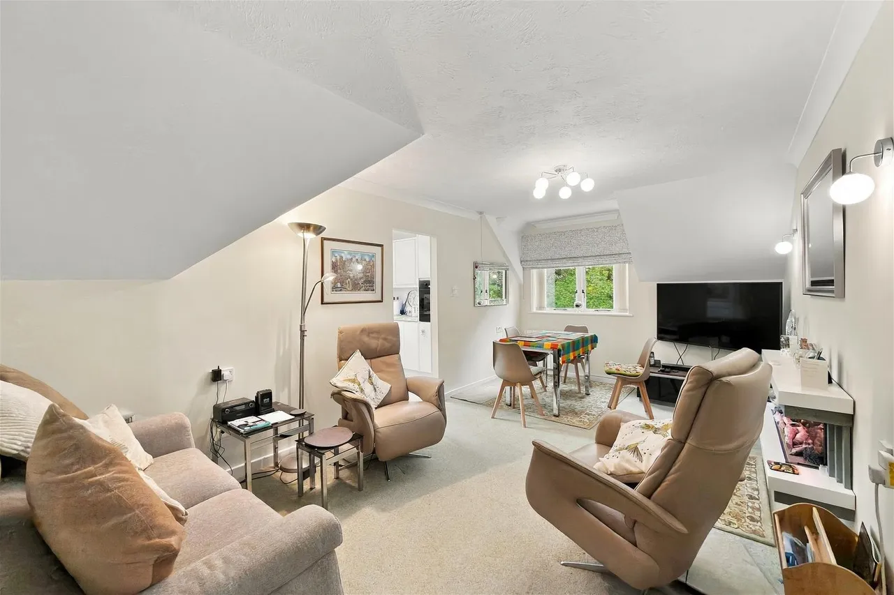 Ashley Road, Altrincham, WA14, photo 2