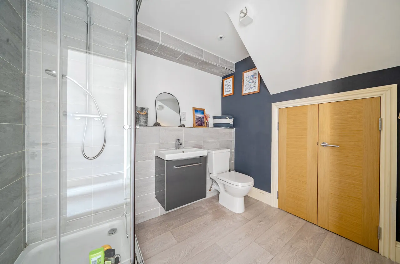 Victoria Gardens, Hyde Park, LS6, photo 10