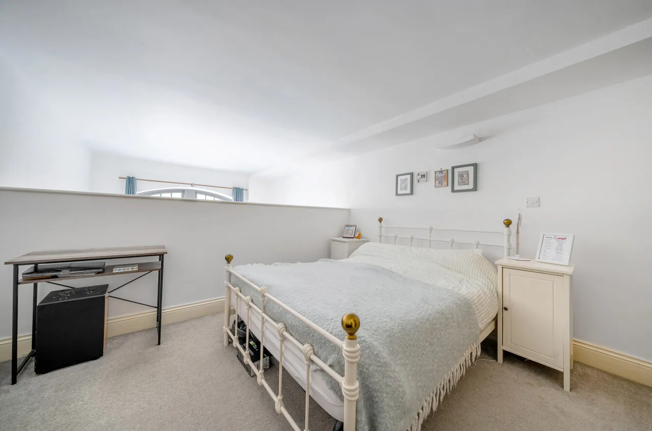 Victoria Gardens, Hyde Park, LS6, photo 8