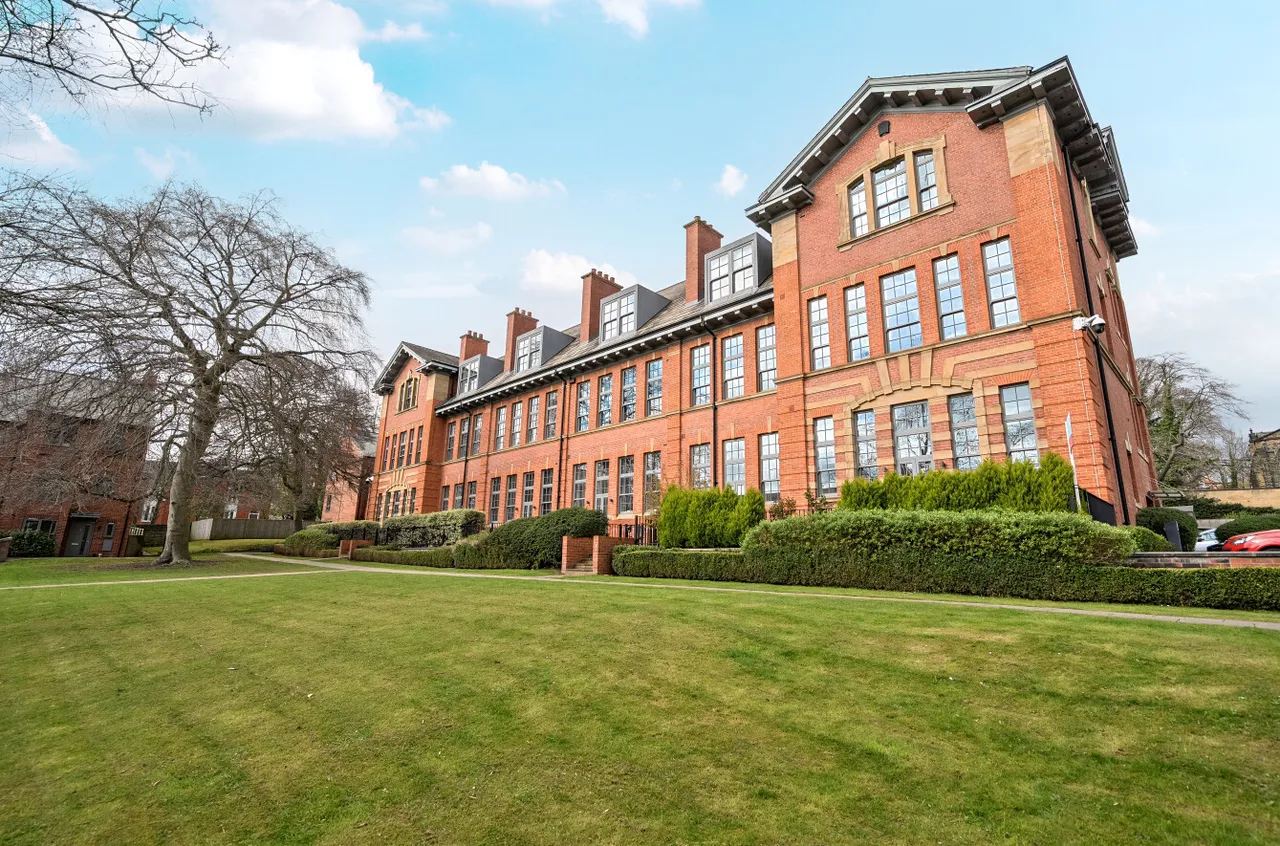 1 bed flat for sale, Victoria Gardens, Hyde Park, LS6