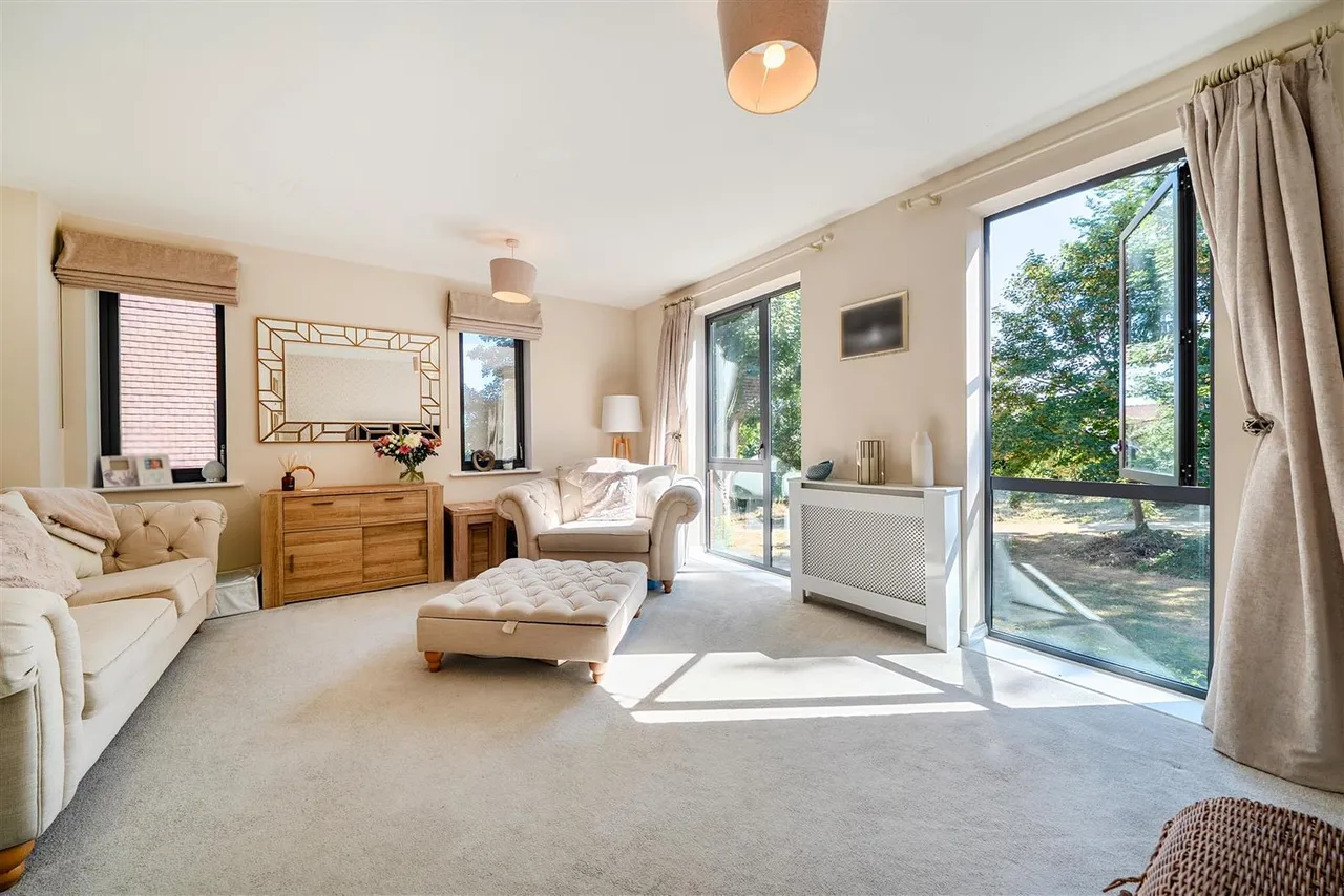 Zachary Close, Coulsdon, CR5, photo 10