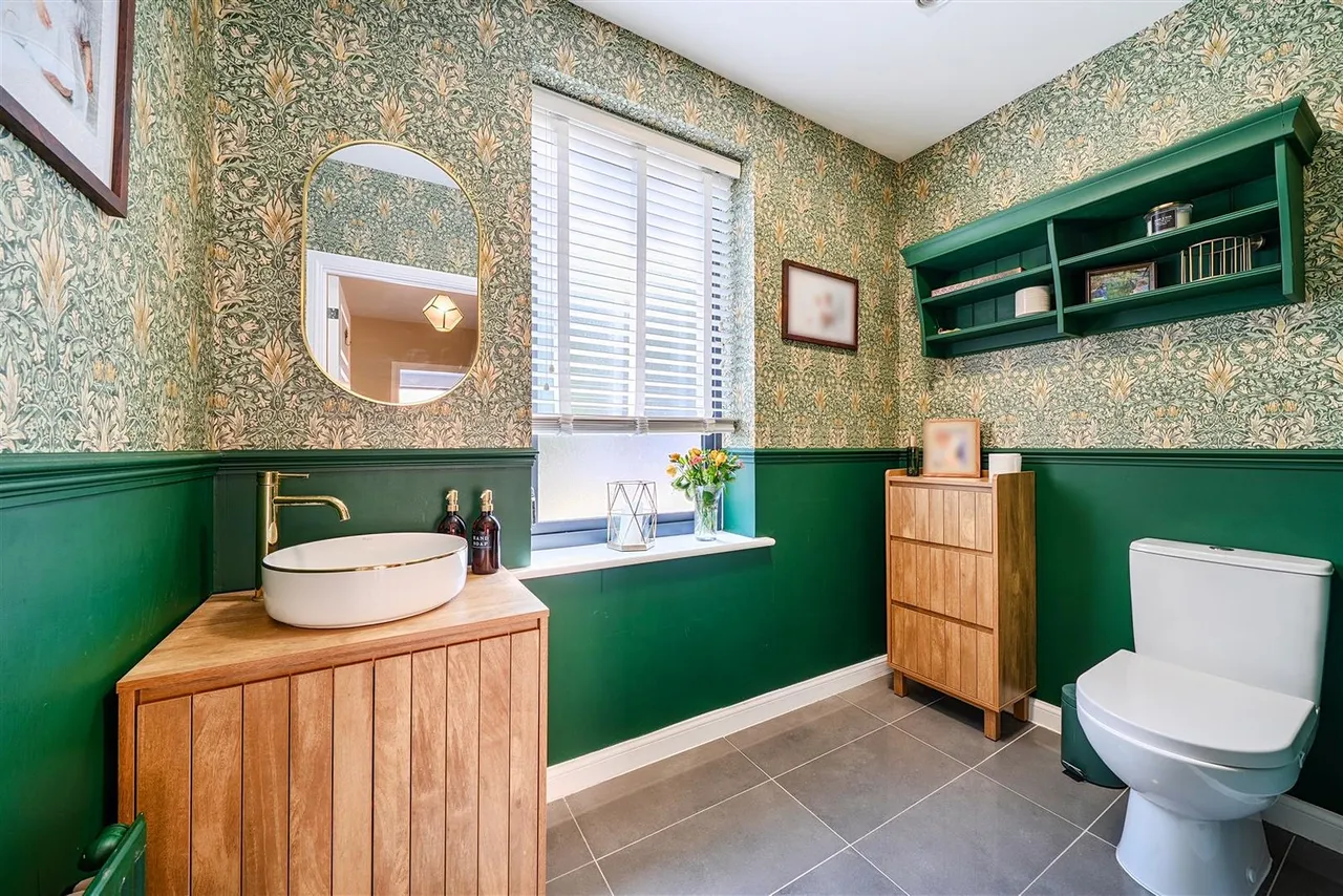 Zachary Close, Coulsdon, CR5, photo 6