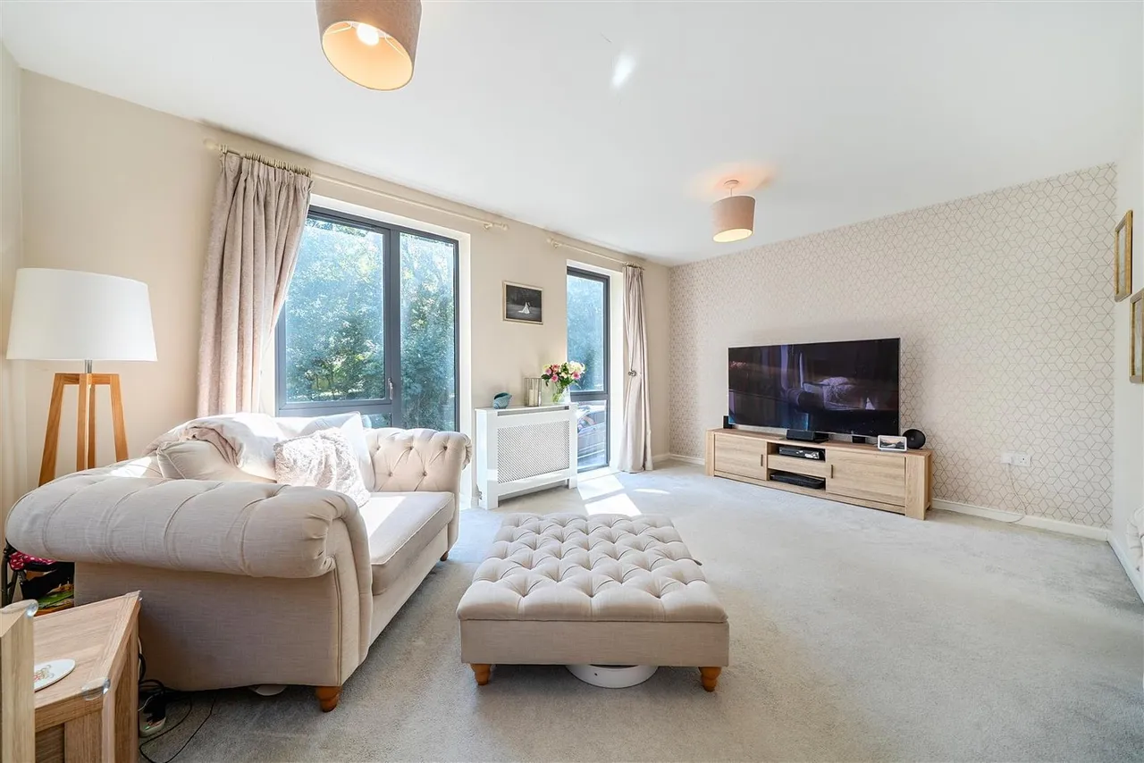 Zachary Close, Coulsdon, CR5, photo 8
